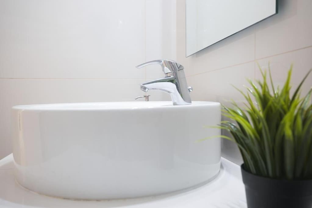 Syntagma Square, 70Sqm Pentelis Sunny Apartment アテネ エクステリア 写真