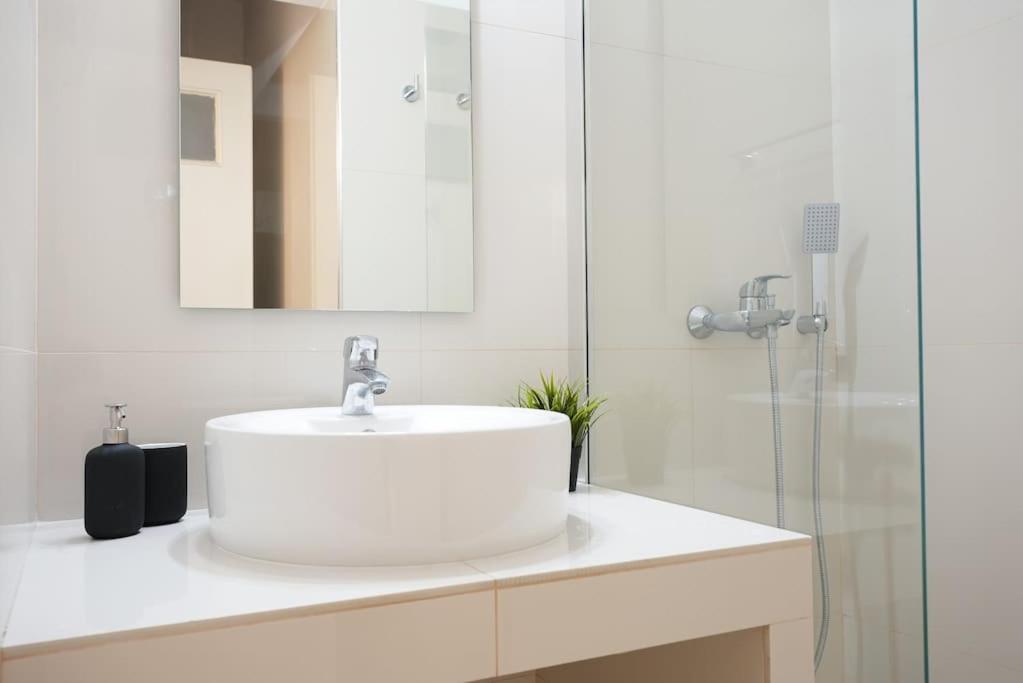 Syntagma Square, 70Sqm Pentelis Sunny Apartment アテネ エクステリア 写真